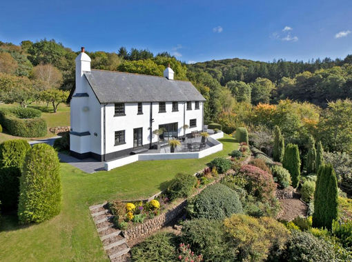 1.2 acres of House with Land for sale in Bovey Tracey
