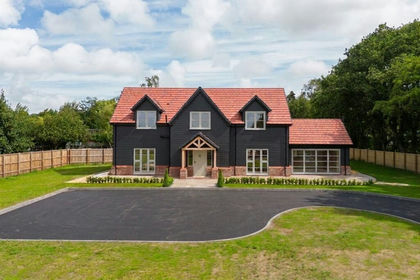2 acres of House with Land for sale in Rufford