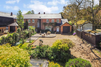 Barn Conversion for sale in Upper Clatford