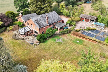 1.6 acres of House with Land for sale in Cholmondeston