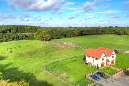 25 acres of Equestrian property for sale in Brentwood and Ongar