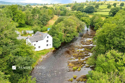 7.5 acres of Historic House for sale in Llanfair Caereinion