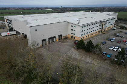 6.6 acres of Warehouse for sale in Kilpin