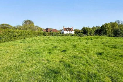 21 acres of Farmhouse for sale in Staplehurst