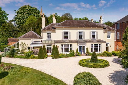 1.2 acres of House with Land for sale in Pershore