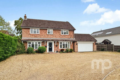 1 acre of House with Land for sale in Old Buckenham
