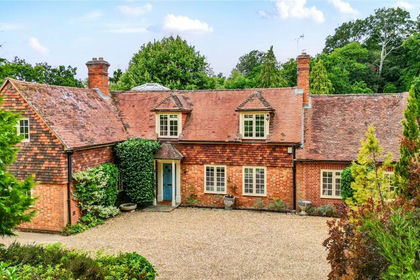 1.8 acres of House with Land for sale in Hartley Wintney