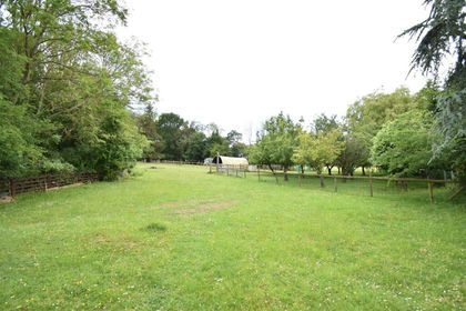 1.6 acres of House with Land for sale in Boughton Malherbe