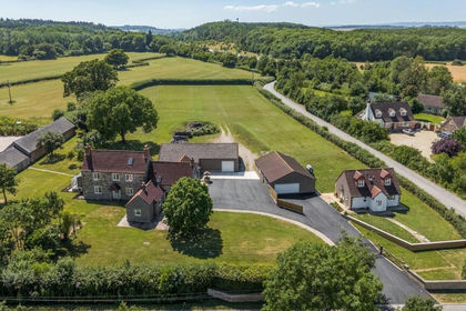 3 acres of Farmhouse for sale in Alkington