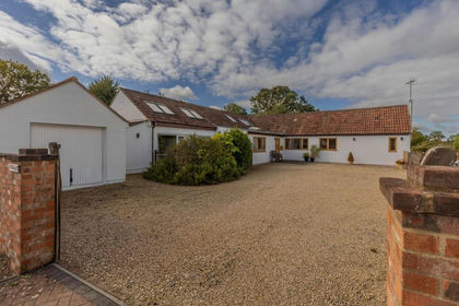 2.5 acres of House with Land for sale in Lea and Cleverton