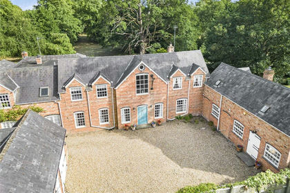 2.7 acres of Land for sale in Culworth