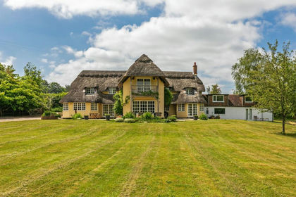 3 acres of House with Land for sale in Itchen Valley
