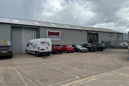 Warehouse for sale in Enfield North