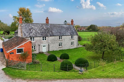 5 acres of Farmhouse for sale in West Bradley