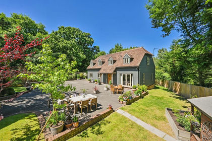 Barn Conversion for sale in Benenden