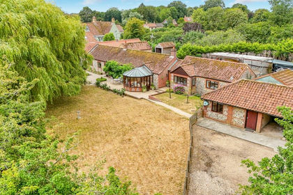 Barn Conversion for sale in Harpley
