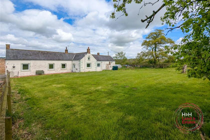 5 acres of Cottage for sale in Stapleton