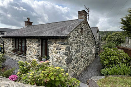 Land for sale in Waunfawr