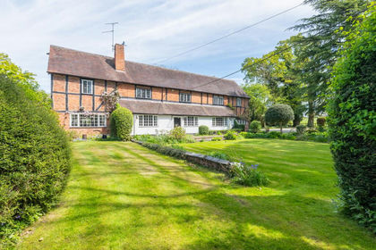 Barn Conversion for sale in Ullenhall