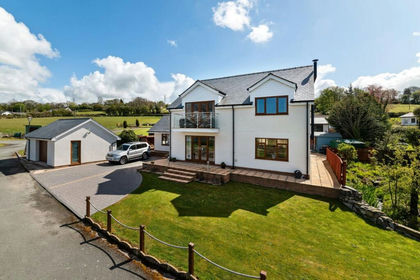 2 acres of House with Land for sale in Llanfair Talhaiarn
