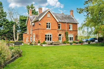 5 acres of Country Home for sale in Lenton Keisby and Osgodby