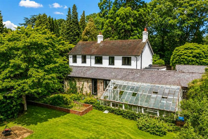 9.3 acres of House with Land for sale in Washington