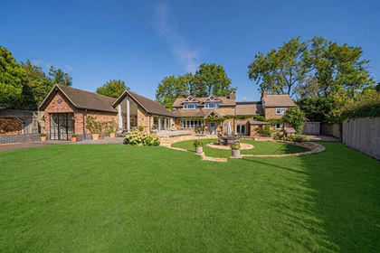 1 acre of Cottage for sale in Chadwick End