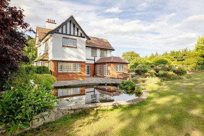 4.5 acres of House with Land for sale in Little Hallingbury