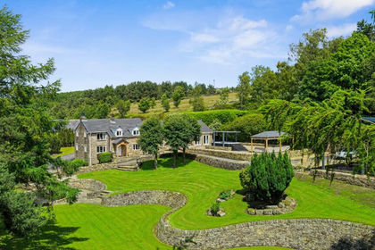 1.5 acres of Farmhouse for sale in Shaw and Crompton