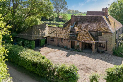 1.5 acres of Historic House for sale in Ellesborough