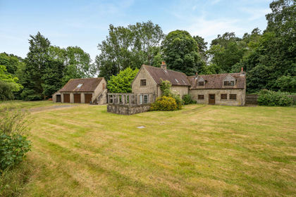 2.1 acres of House with Land for sale in Grinshill