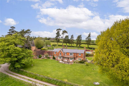8.5 acres of Farmhouse for sale in Ticehurst