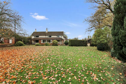 2 acres of Land for sale in West Rasen