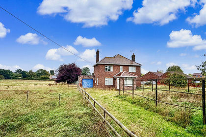 2 acres of House with Land for sale in Kettlethorpe