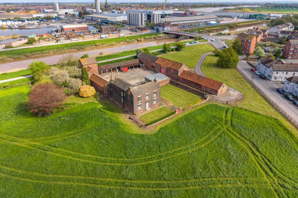 4.5 acres of Farmhouse for sale in Goole