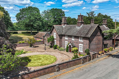 5 acres of House with Land for sale in Lea Marston