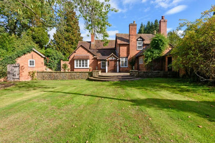 6 acres of House with Land for sale in Pensax