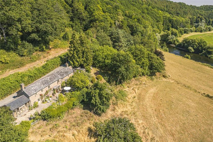 1.1 acres of Cottage for sale in Brockhampton (Old Gore Ward)