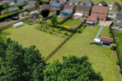 1 acre of House with Land for sale in Haxey