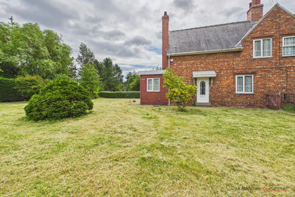 1.1 acres of House with Land for sale in Woodmansey
