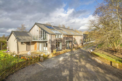 2.1 acres of House with Land for sale in Bulmer