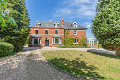 1.9 acres of Country Home for sale in Purton