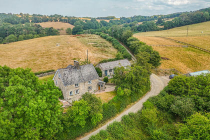 4 acres of House with Land for sale in Bampton