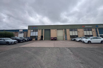 Warehouse for sale in Staverton