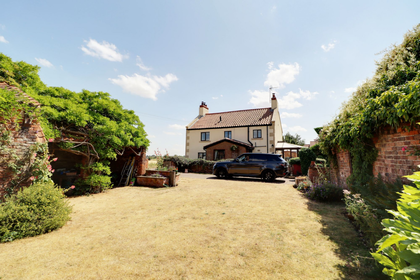 1.4 acres of Farmhouse for sale in Belton