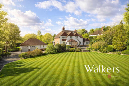 2 acres of Land for sale in Ingatestone and Fryerning