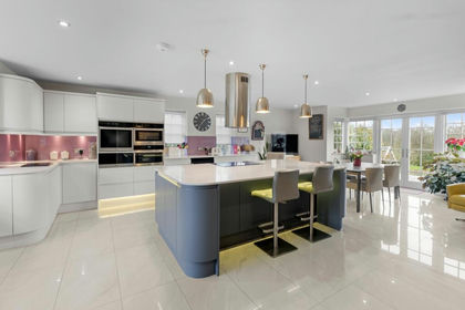 1.2 acres of House with Land for sale in Heathfield and Waldron