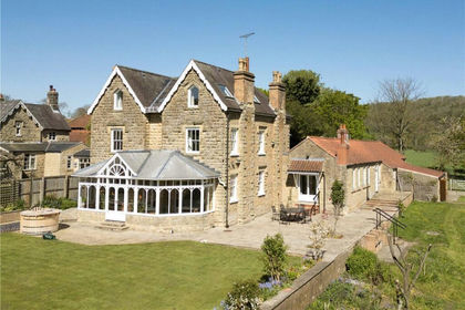 6 acres of Farmhouse for sale in Hackness