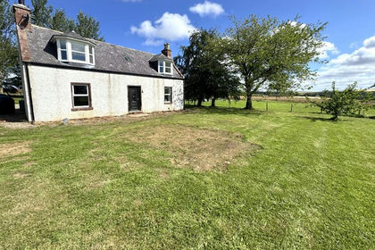 4 acres of House with Land for sale in Aberdeenshire North and Moray East
