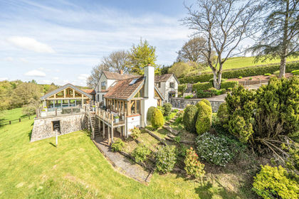 4.9 acres of Cottage for sale in Spaxton